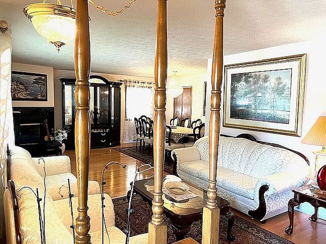 Additional photo 2 of property located at 5251 Crestdale Dr