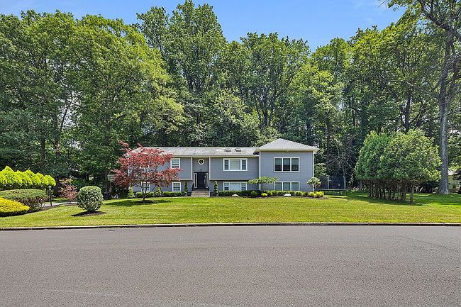 Photo of 29 Skylark Dr, Spring Valley, NY
