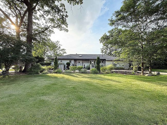 Photo of 40 Shady Hollow Dr, Dearborn, MI