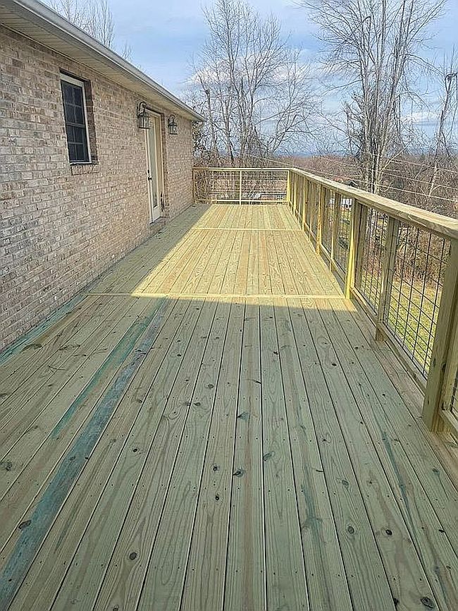 Photo of 315 Lacy St, Byrdstown, TN