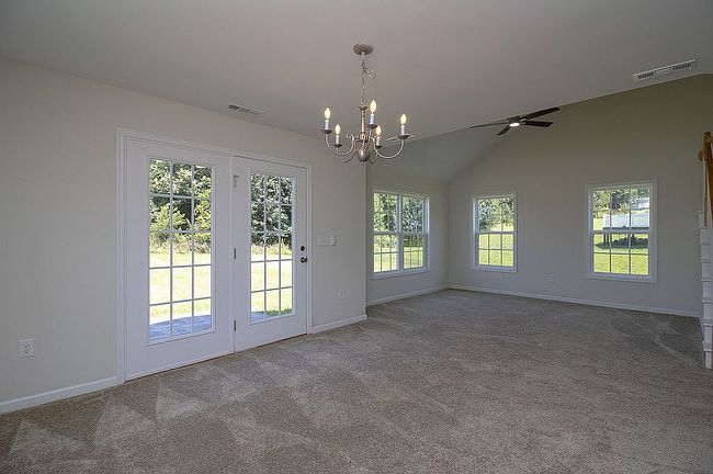 Photo of 158 Stratford Pl, Madison Heights, VA