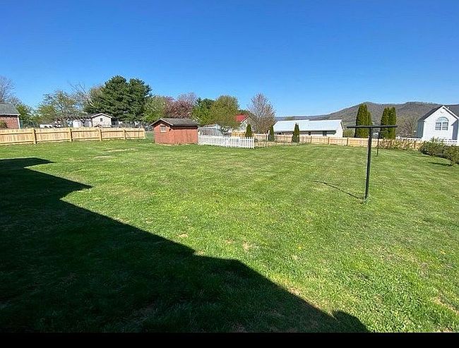 Additional photo 4 of property located at 270 Dogwood Dr