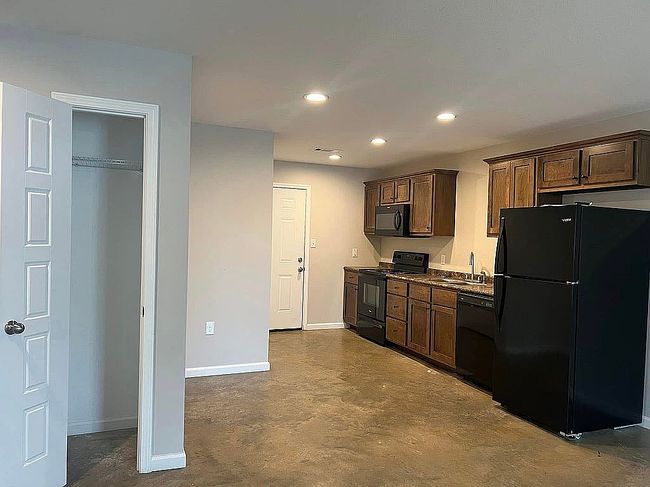 Image of 104 N 4th St
