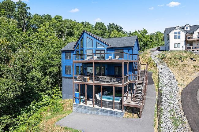 Photo of 1350 Still Mountain Way, Dandridge, TN