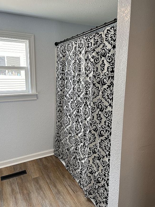 Image of 421 E Washington St