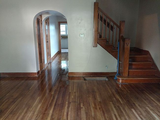Additional photo 2 of property located at 612 E Hill St