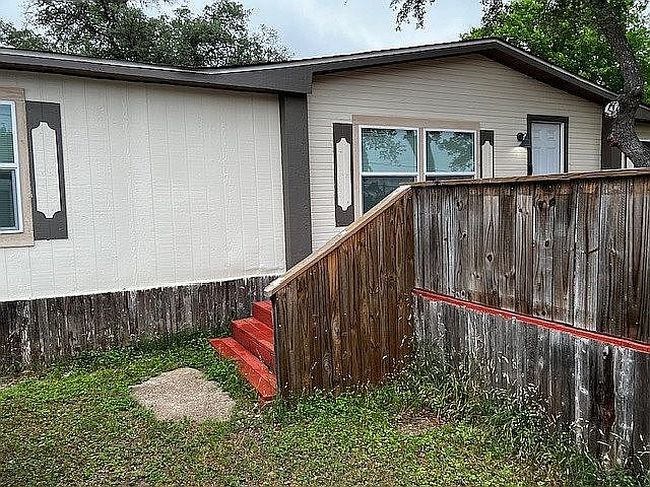 Photo of 2040 Overhill St, Canyon Lake, TX