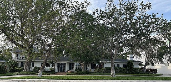 Image of 860 S Davis Blvd