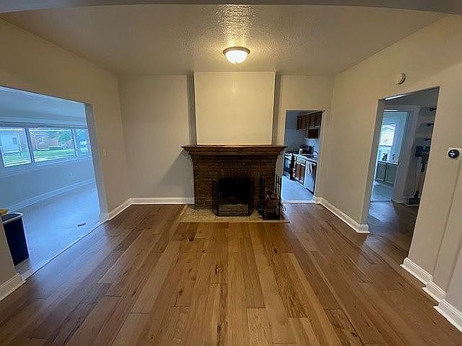 Additional photo 1 of property located at 407 S Yates Ave