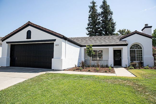 Additional photo 3 of property located at 2317 E Goshen Ave