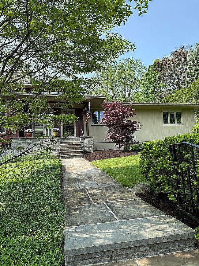 Photo of 12 Gayle Rd, Skaneateles, NY