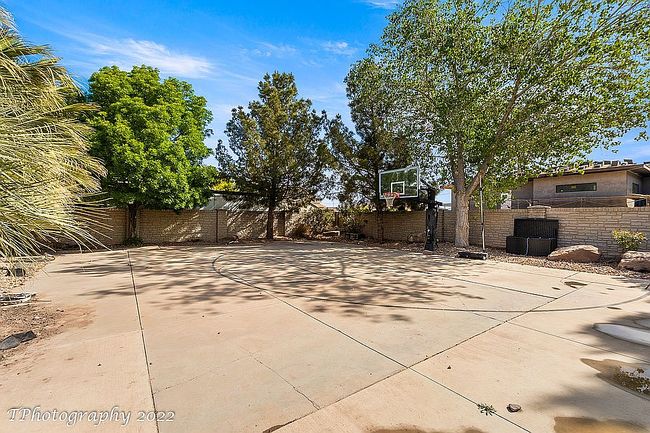 Image of 2105 S Log Ln #3