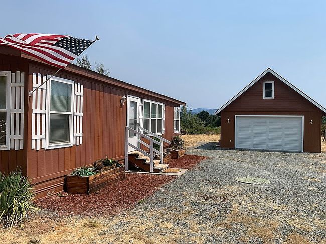 Photo of 1807 Rounds Ave, Grants Pass, OR