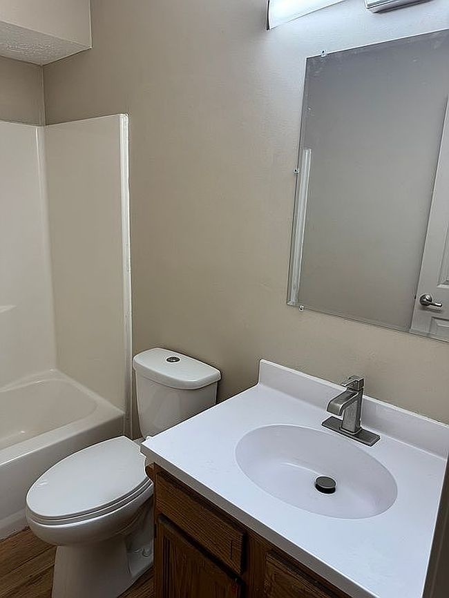 Photo of 1623 W Hovey St, Springfield, MO