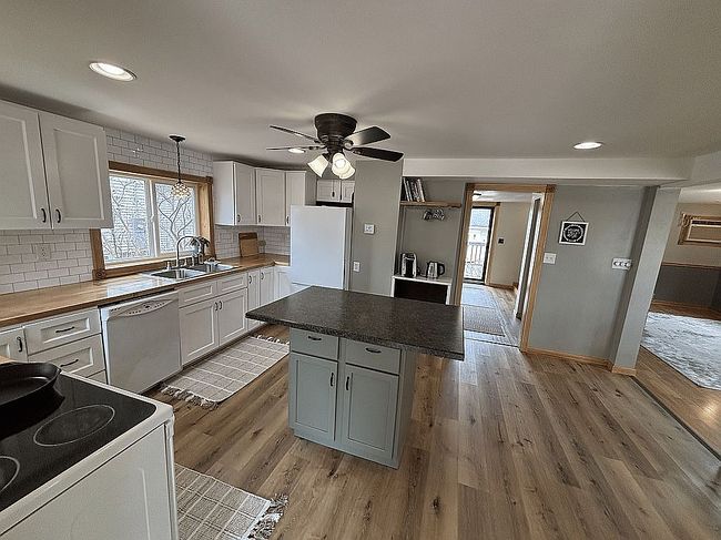 Preview of property located at 310 2nd Ave Ne