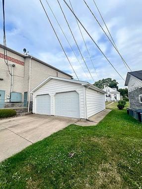 Additional photo 3 of property located at 114 Chestnut St