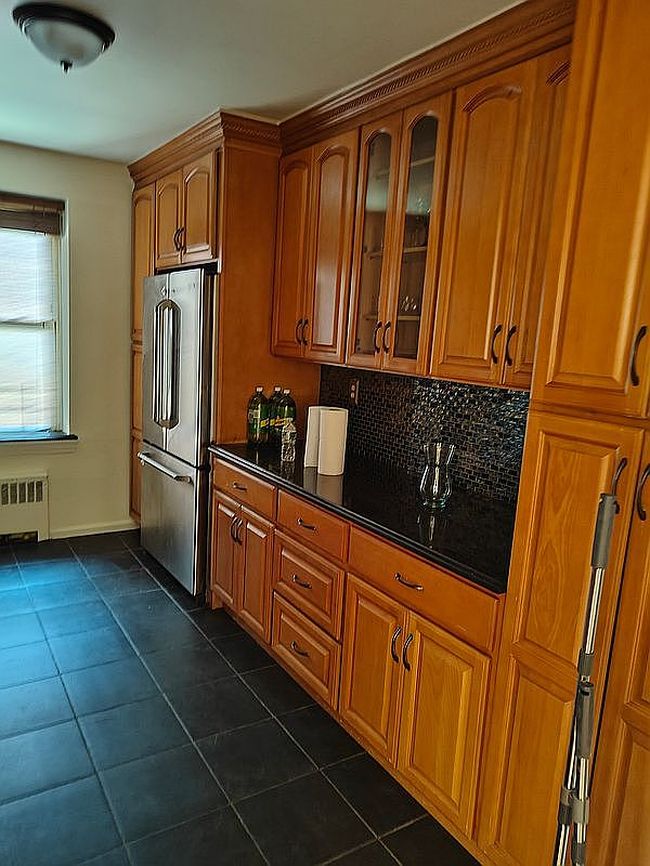 Photo of 2090 Barnes Ave Apt 3, Bronx, NY