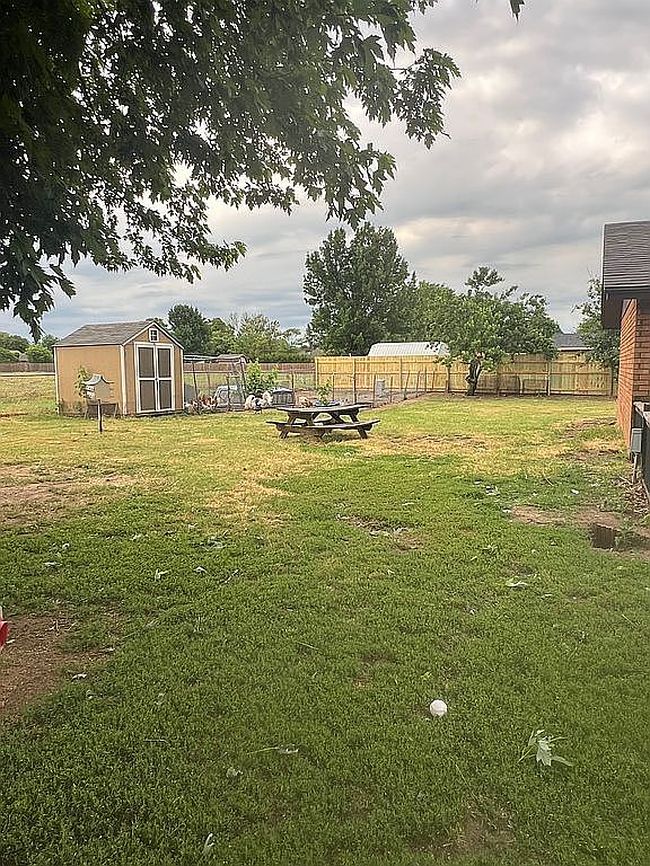 Image of 909 S City View Rd