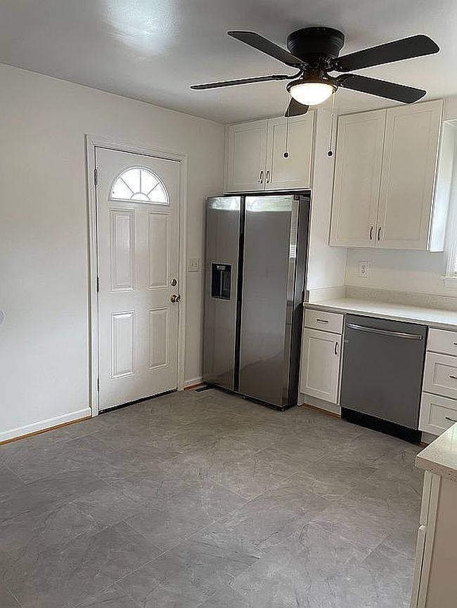 Photo of 14 Compression Ct, Middle River, MD