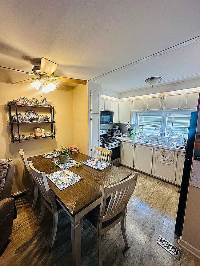 Photo of 43 Rockland Ave, Clarence, NY