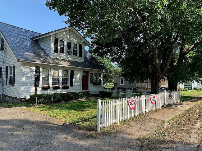 Image of 390 Main St