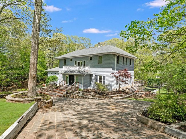 Photo of 4 Bayview Ave, Shelter Island Heights, NY