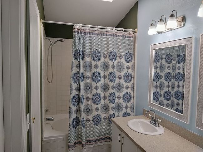 Image of 1074 Hamlet Dr