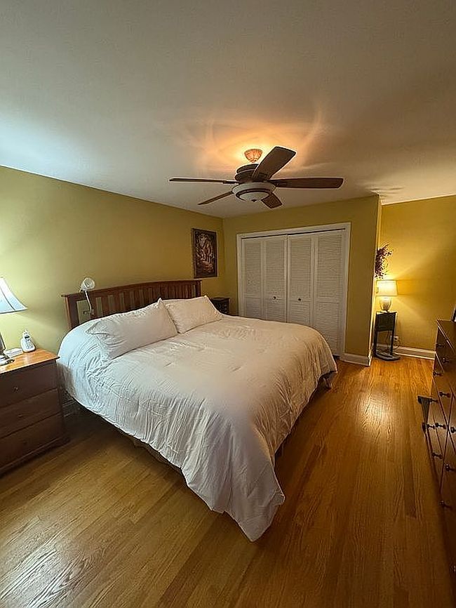 Photo of 804 S Euclid Ave, Elmhurst, IL