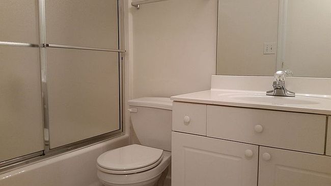 Additional photo 2 of property located at 5074 Leeshire Trce