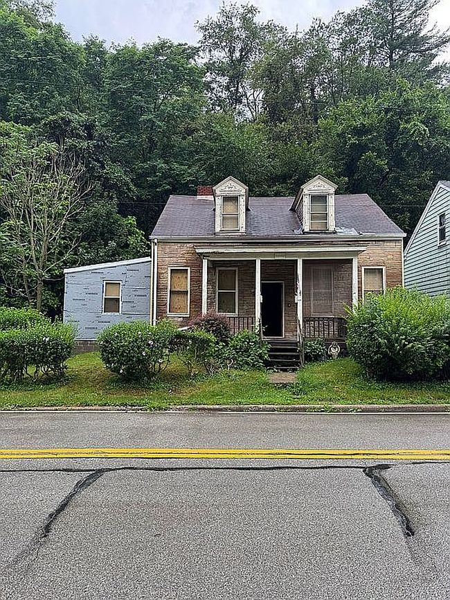 Photo of 3242 Spring Garden Rd, Pittsburgh, PA
