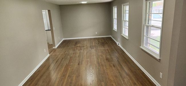 Additional photo 3 of property located at 714 Greenwood Dr