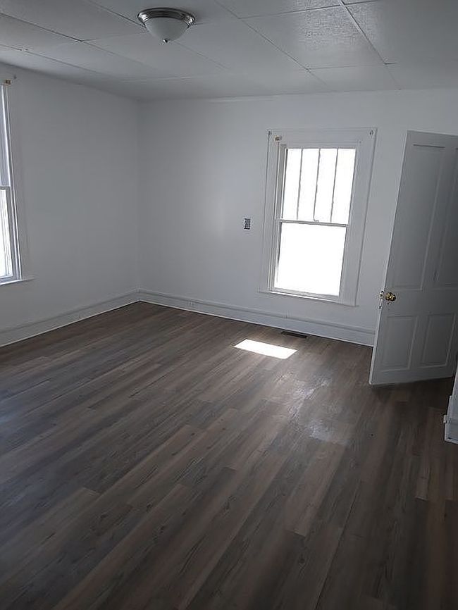 Image of 1017 E 2nd St