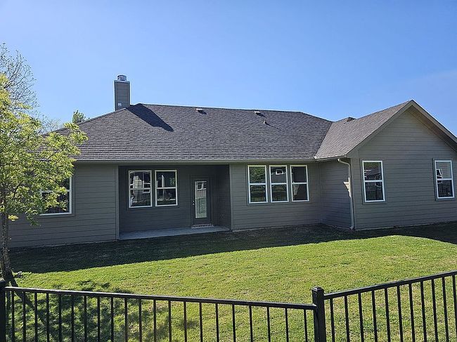 Additional photo 3 of property located at 832 E Heath St