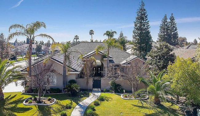 Photo of 10403 Salisbury Dr, Bakersfield, CA