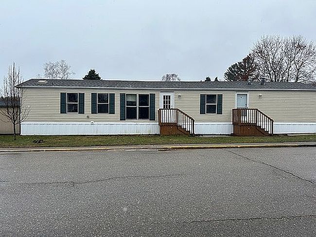Photo of 223 Shoreline W, Port Sanilac, MI