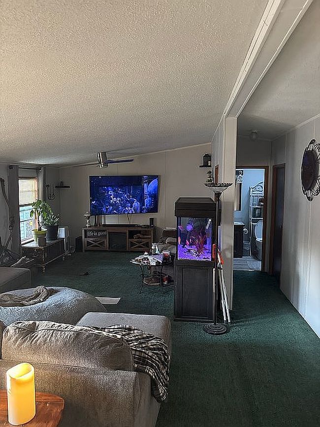 Image of 211 Lakeshore Cir