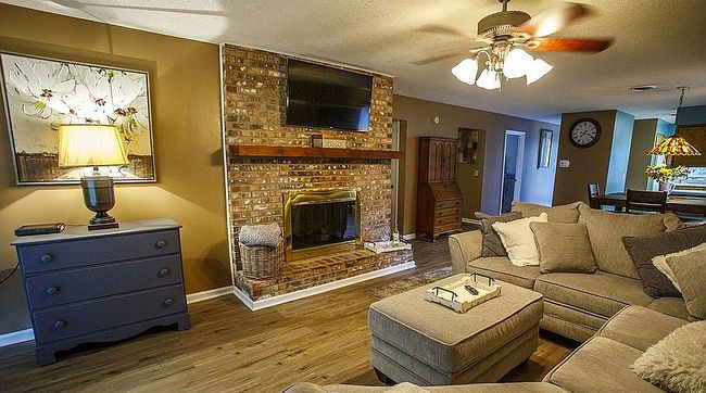 Photo of 580 Britton Creek Dr, Hendersonville, NC