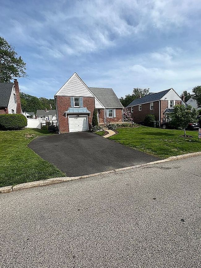 Image of 1233 East Ave