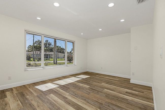 Photo of 805 Miramar Ct, Cape Coral, FL