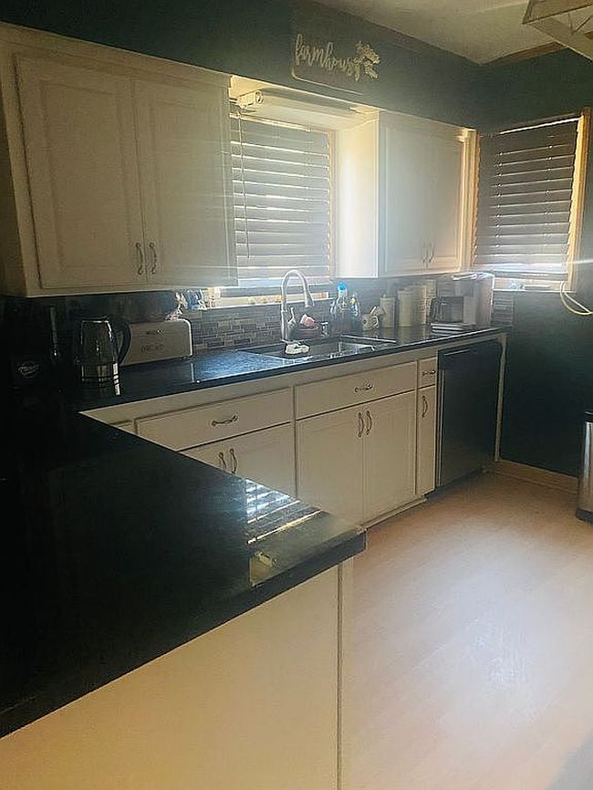 Photo of 10448 9 1/2 Ave, Hanford, CA