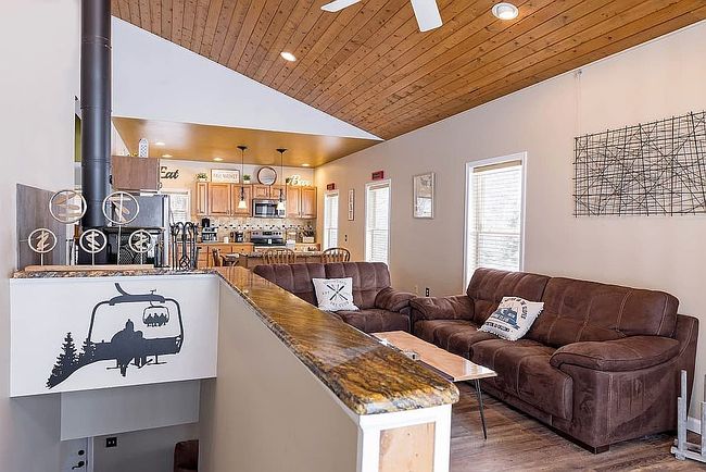 Image of 284 Roundabout Way