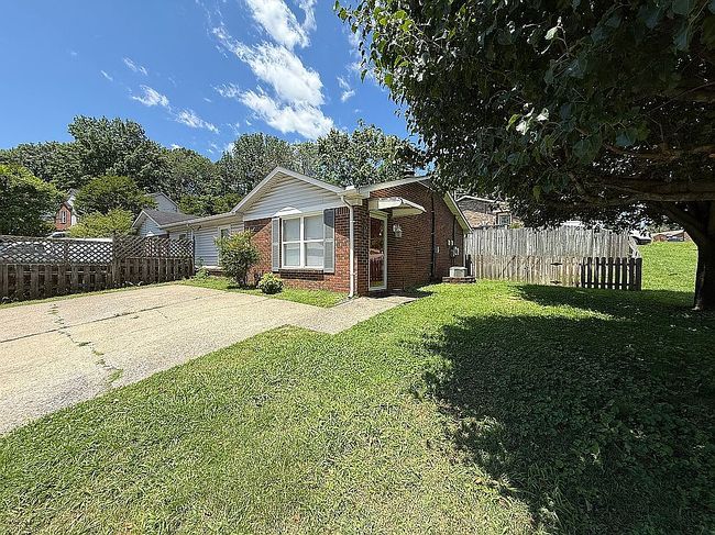 Image of 301 Cedarcreek Dr