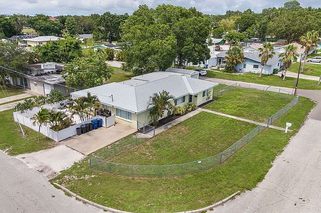 Image of 3402 15th Ave W