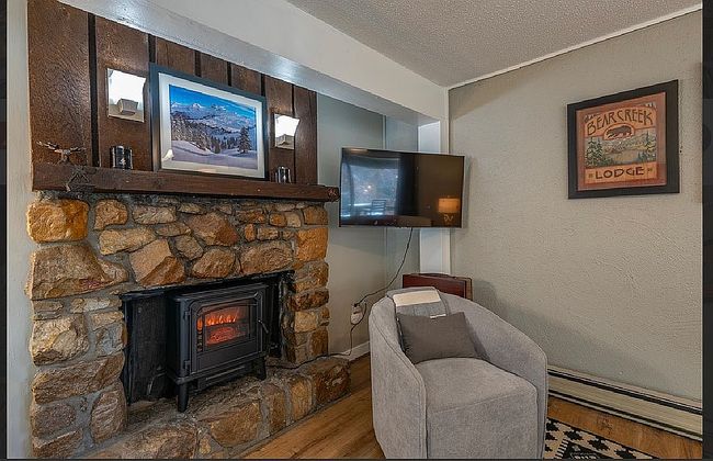 Additional photo 2 of property located at 165 Briarcliff Rd #42