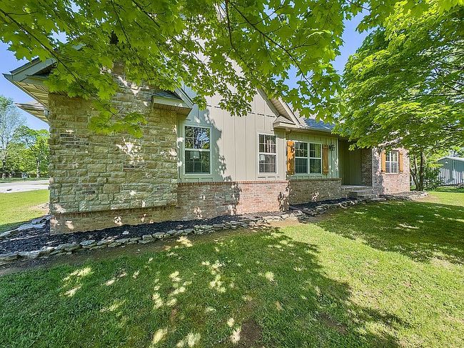 Photo of 555 E Farm Road 84, Springfield, MO