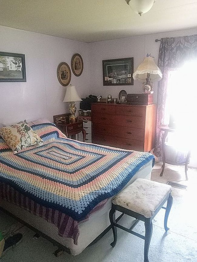 Photo of 39 Charlevoix St, New Hudson, MI