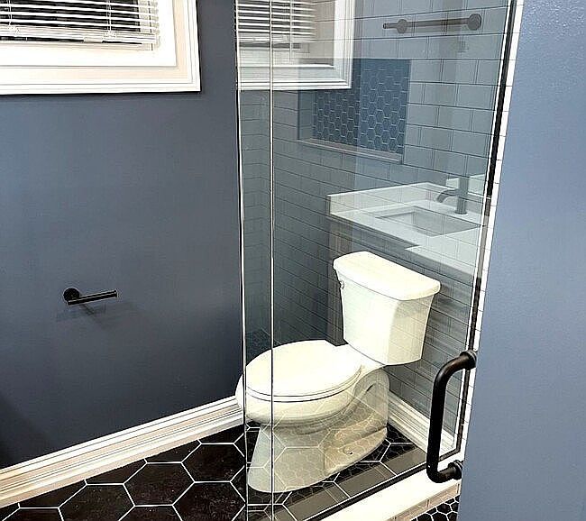 Image of 2929 N Harding Ave
