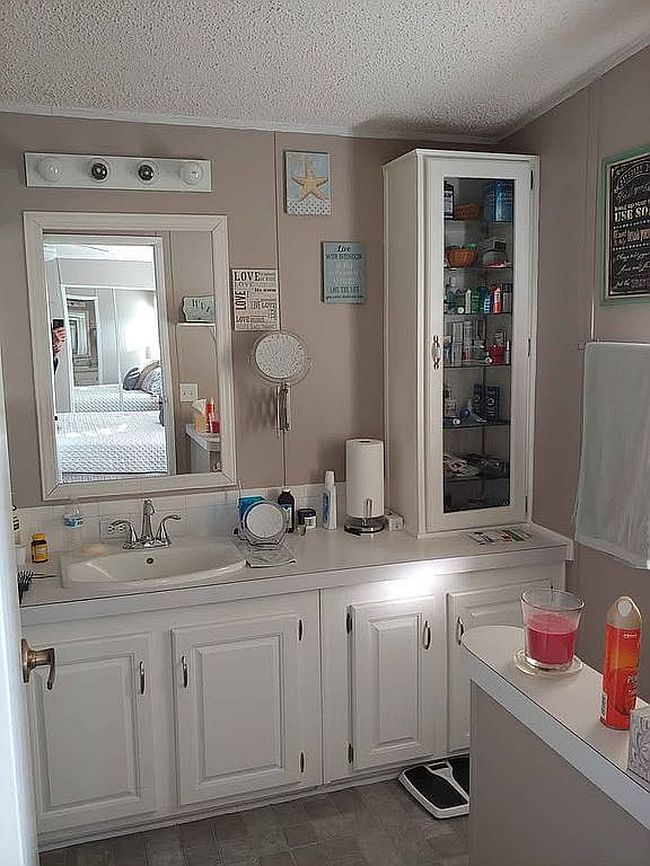 Photo of 7001 Harbor View Dr, Leesburg, FL