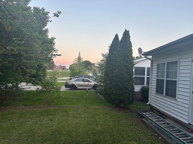 Image of 521 W 2nd St