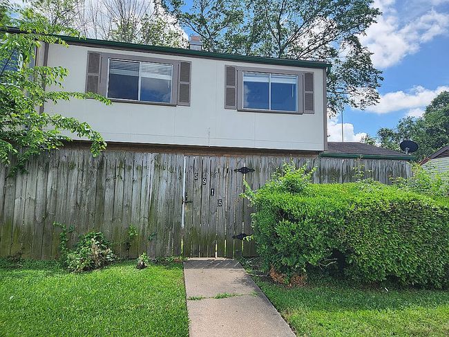 5915 Fairmeadow St, Beaumont, TX